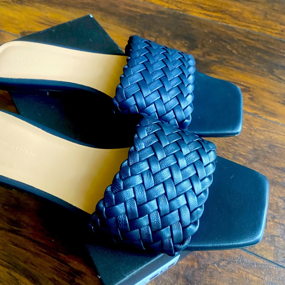Banana Republic woven slides
